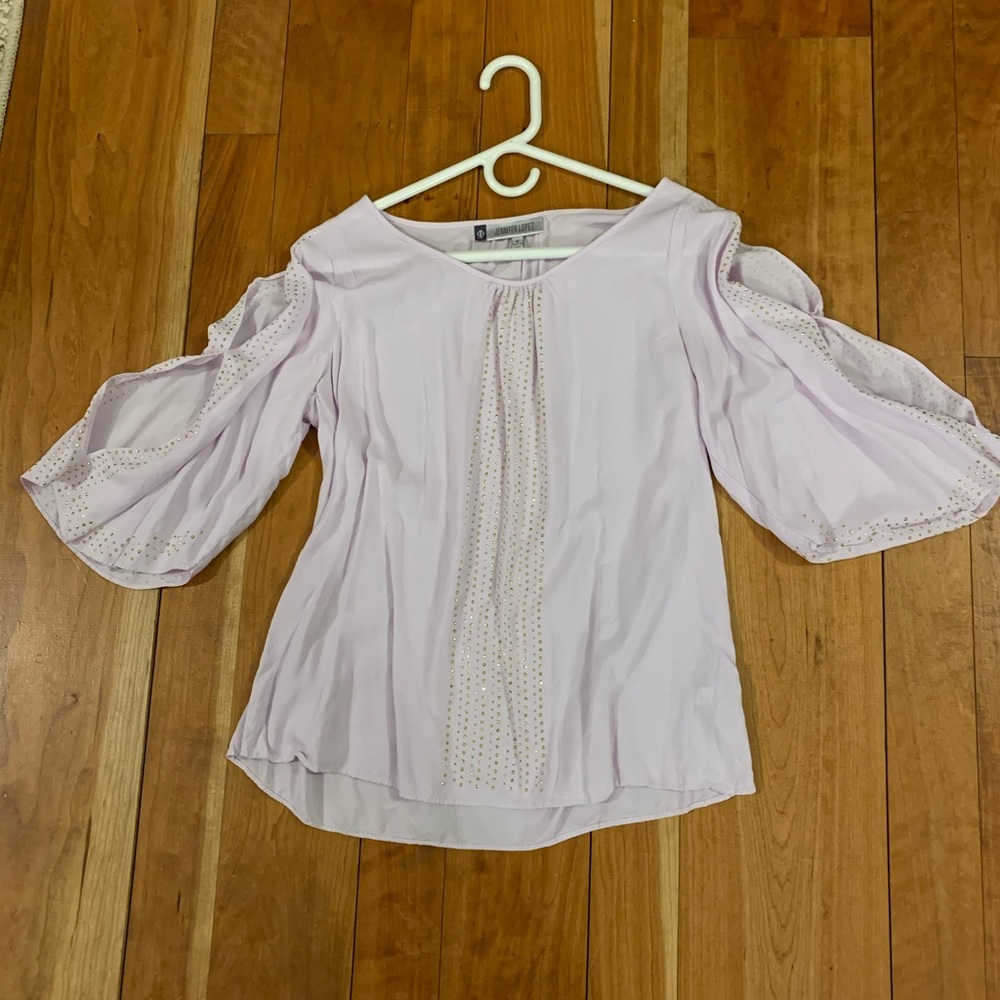 Jennifer Lopez cold shoulder blouse